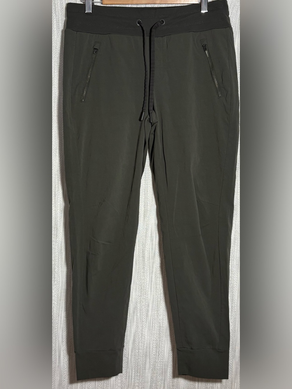 Athleta Grey/Green Trekkie North joggers Drawstring Zip-Pocket Joggers